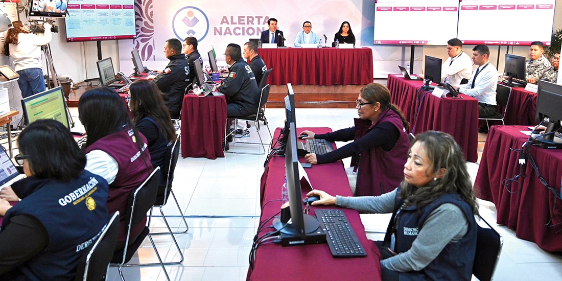 LA TITULAR de Segob en el Centro de Mando de la Alerta Nacional de Búsqueda Inmediata.