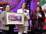 Citlalli Hernández Mora y Olivia Salomón encabezan el homenaje a la lucha histórica de las mujeres mexicanas.