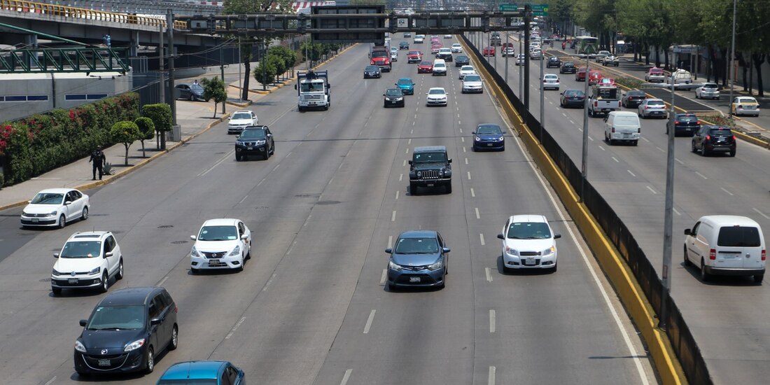 Conoce los vehículos que no podrán transitar del 1 al 6 de agosto debido al programa Hoy No Circula en el Estado de México.