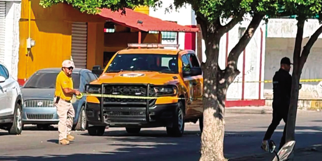 ESCENA DEL ATENTADO ocurrido en las cercanías de la Junta Municipal de Agua Potable y Alcantarillado del puerto.