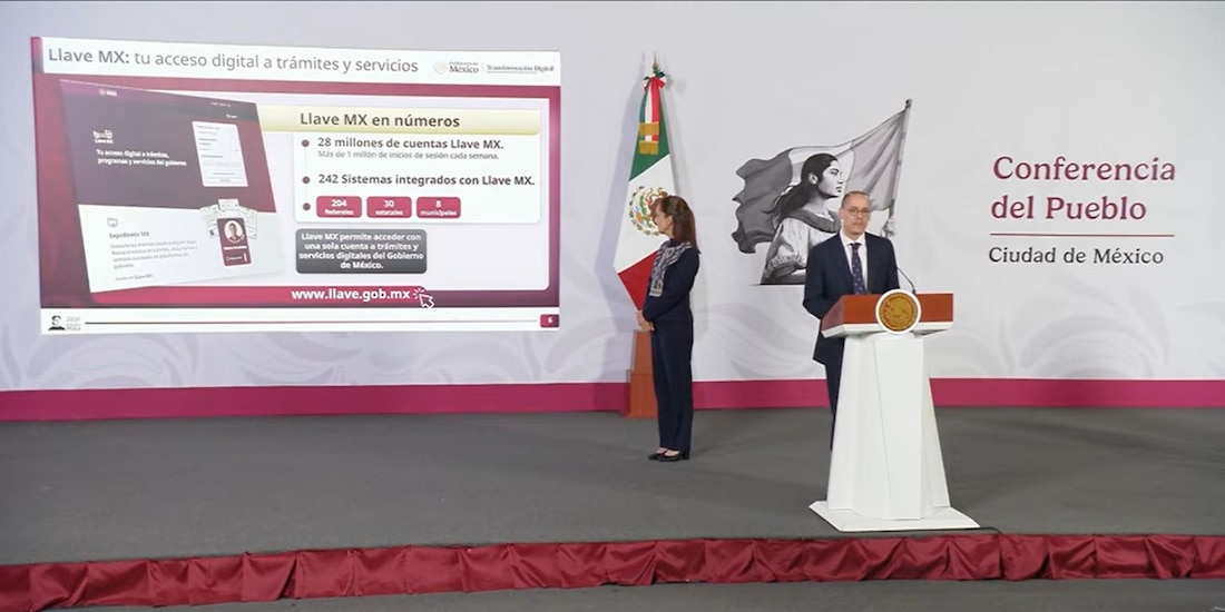 José Antonio Peña Merino, titular de la Agencia de Transformación Digital y Telecomunicaciones en la conferencia de la Presidenta.