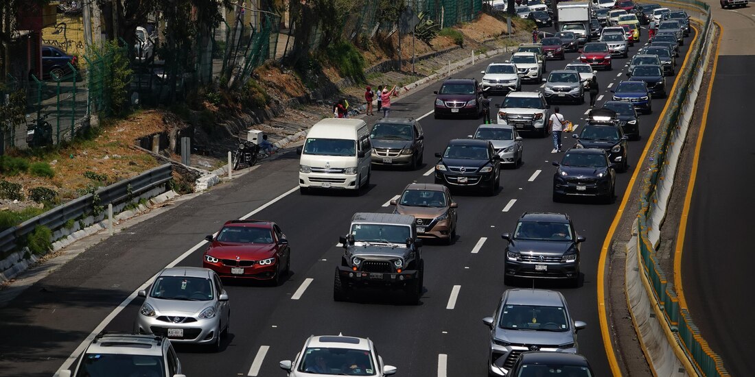 Filas de hasta 40 km en la México-Cuernavaca.