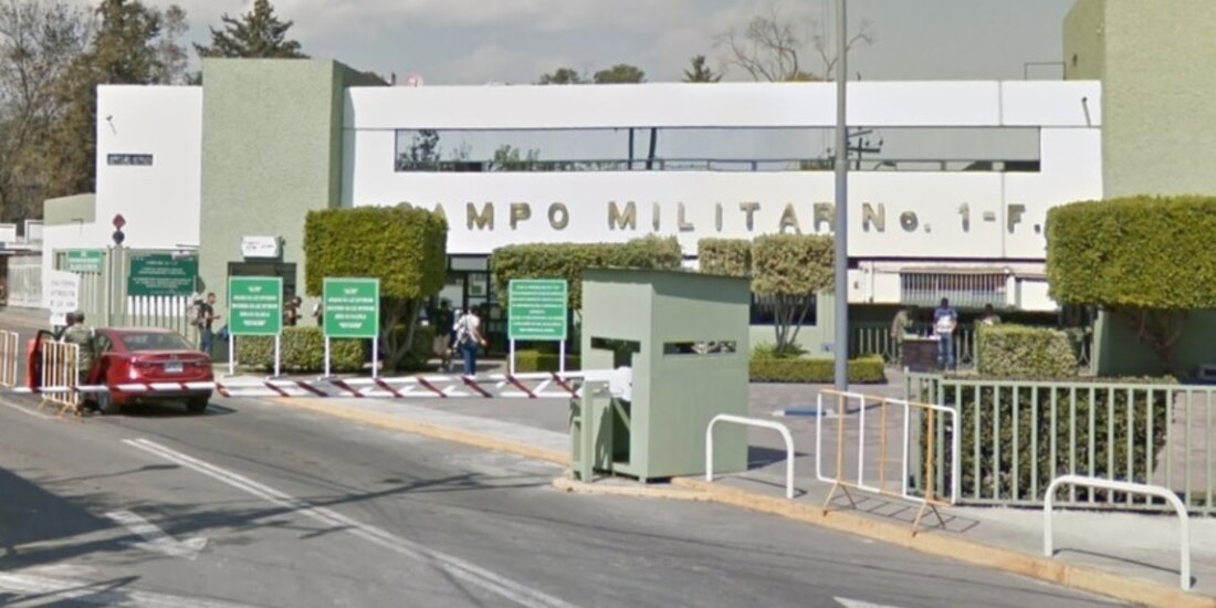 Familiares de víctimas de violaciones a derechos humanos en 1965 a 1990 ingresaron al Campo Militar 1.