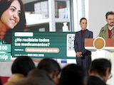 La mandataria federal y el director del instituto, ayer, en conferencia de prensa.