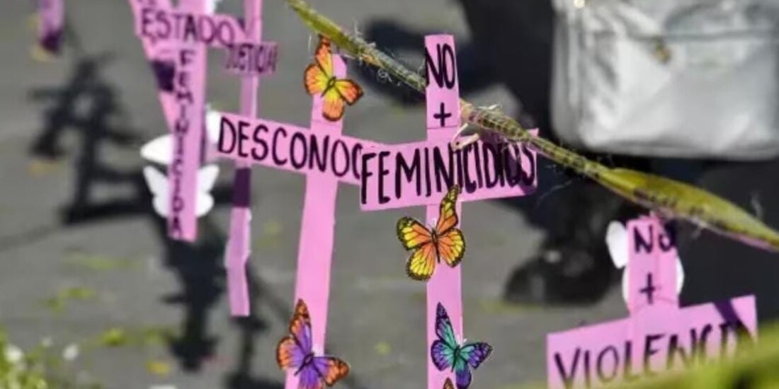 Colocan "altar de las muertas" en Zacatecas.