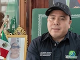 El alcalde al hacer la invitación.