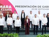 Mara Lezama, próxima primera gobernadora de QRoo, presenta a integrantes de su gabinete.
