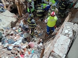 Labores de búsqueda por derrumbe de vivienda en colonia Hipódromo Condesa.