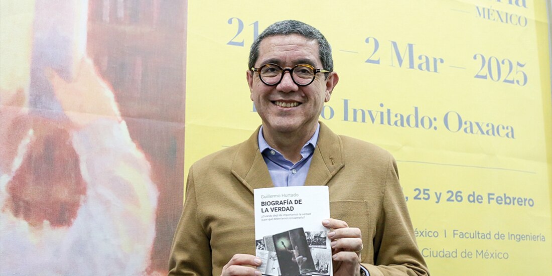 Guillermo Hurtado ayer durante la presentación de su libro en la FIL de Minería.
