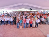 Al centro, la gobernadora de Guerrero, Evelyn Salgado Pineda.