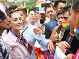 Claudia Sheinbaum asiste a la marcha del Orgullo LGBT+ en la CDMX