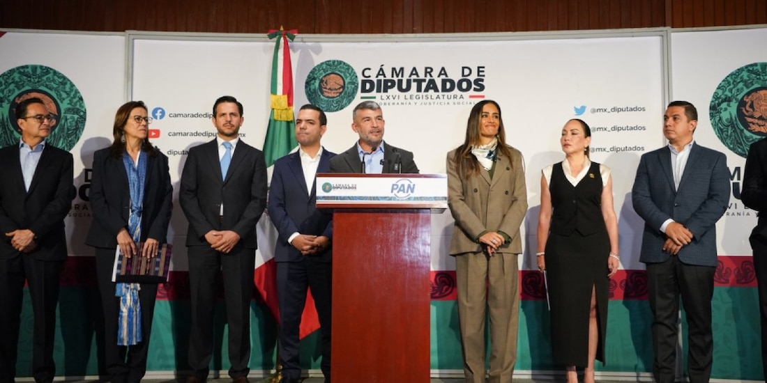 Ediles integrados en la Asociación Nacional de Alcaldes (ANAC) acudieron a la Cámara de Diputados para entregar la propuesta legislativa.