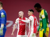 Edson Álvarez celebra su anotación el la goleada del Ajax sobre el ADO Den Haag.
