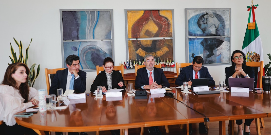 Canciller De la Fuente se reúne con embajadores de México en Medio Oriente