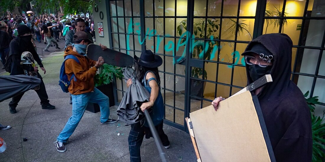 Destrozos durante protesta contra gentrificación en la Ciudad de México, el pasado 4 de julio.