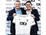 EL VASCO en su presentación, ayer, en las instalaciones del Valencia.