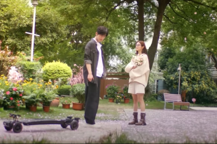 Los protagonistas Shen Xifan y He Suye comienzan una relación inesperada que los ayuda a sanar heridas.