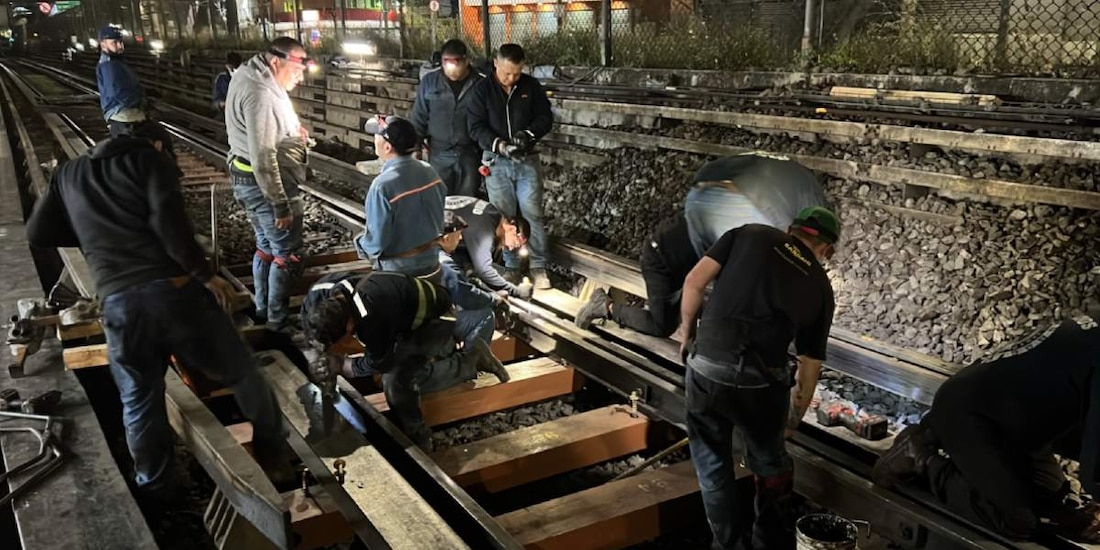 Las labores operativas nocturnas para la sustitución de piezas obsoletas son coordinadas por la dirección general del Sistema de Transporte Colectivo (STC), a cargo de Adrián Rubalcava Suárez.