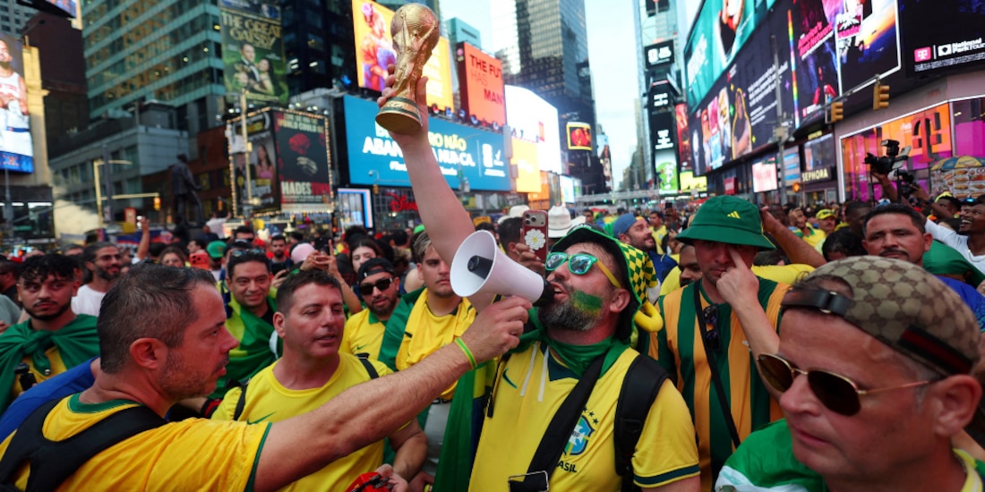 La afición de Brasil en Time Square.