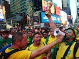 La afición de Brasil en Time Square.