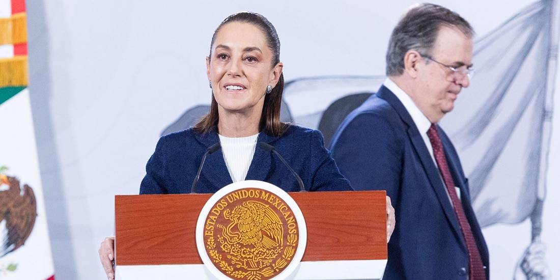 Claudia Sheinbaum Pardo, Presidenta de México, informó sobre el Plan Arancelario, la protección al empleo, y los polos de desarrollo que está planteando su gobierno para proteger la economía mexicana el próximo año; con ella, Marcelo Ebrard, secretario de Economía