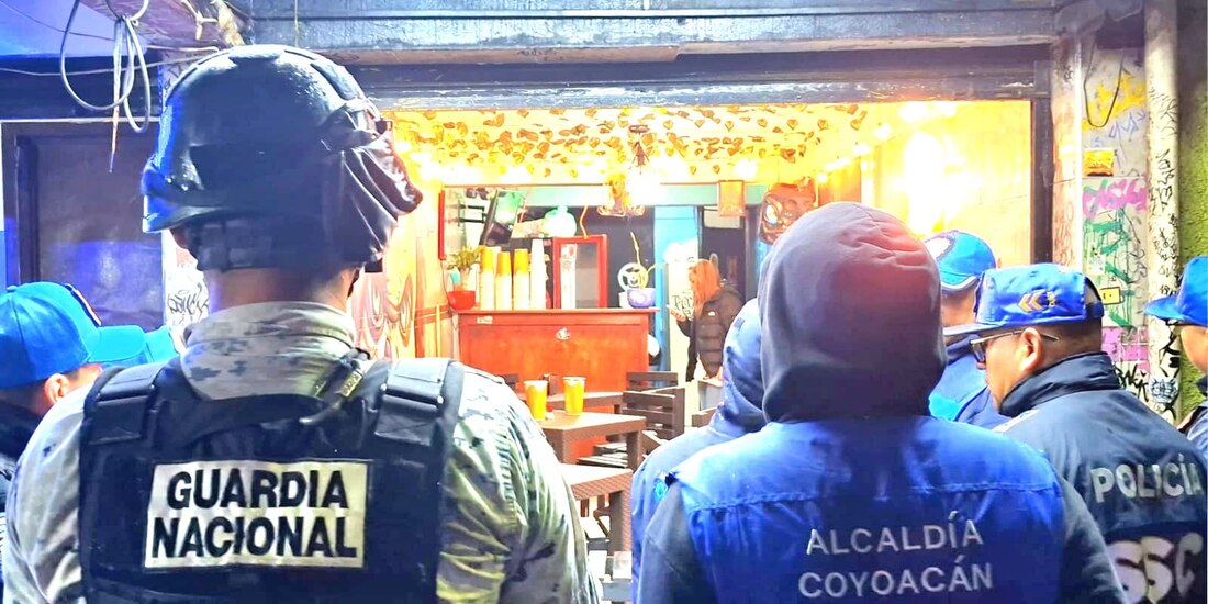 Autoridades locales recorren espacios públicos como parte del operativo para generar entornos seguros.