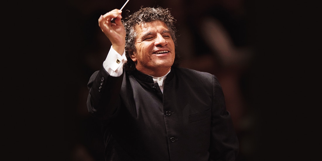 El artista Giancarlo Guerrero, durante un recital.