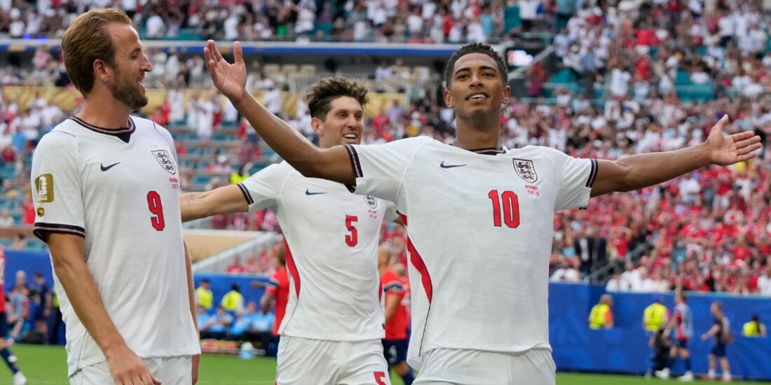 Jude Bellingham celebrando uno de sus goles ante Noruega.