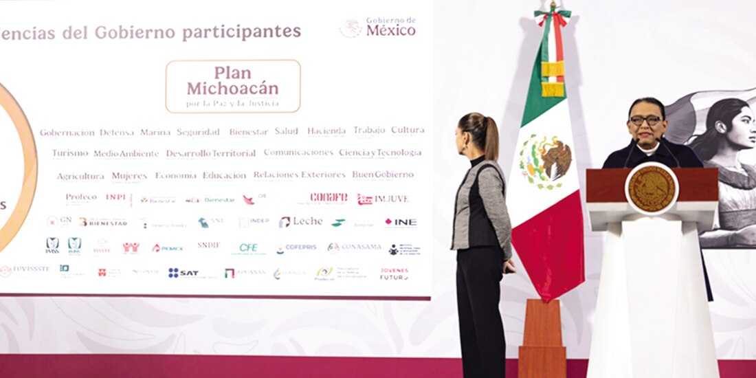 La Presidenta de México, Claudia Sheinbaum, con Rosa Icela Rodríguez, titular de la Segob, ayer en conferencia.