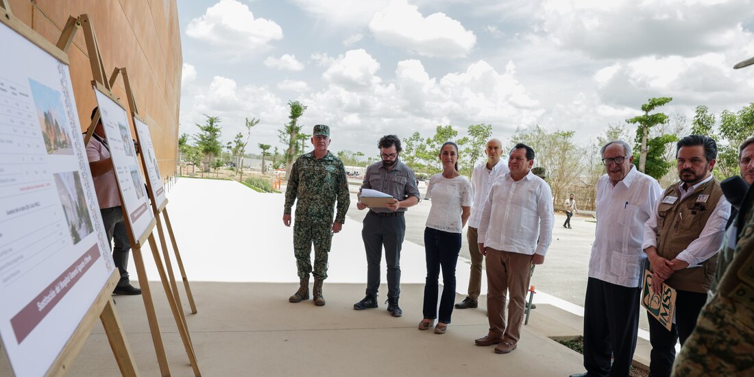Gobernador Joaquín Díaz Mena y la Presidenta Claudia Sheinbaum supervisan construcción de hospital en Yucatán.