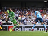 José Castillo anota el primer gol de Pachuca contra Pumas en Ciudad Universitaria.