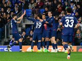 Kylian Mbappé festeja con sus compañeros uno de sus goles en el triunfo del PSG sobre la Real Sociedad en la vuelta de octavos de final de Champions League.