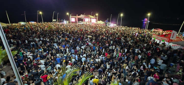 El desfile tradicional en Altata congregó a más de 45 mil personas el pasado domingo.