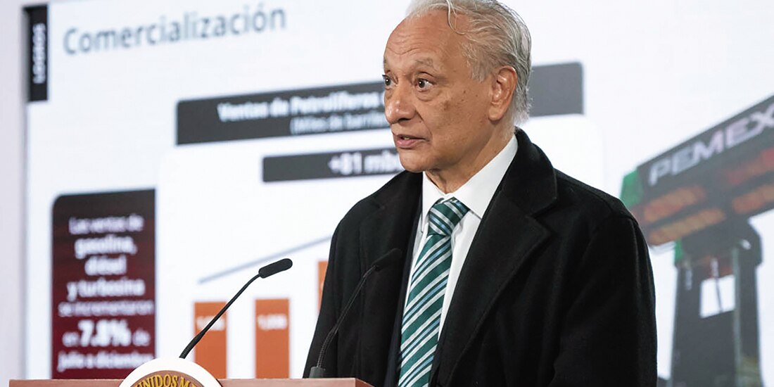 Víctor Rodríguez Padilla, director de Pemex, ayer en conferencia de prensa.