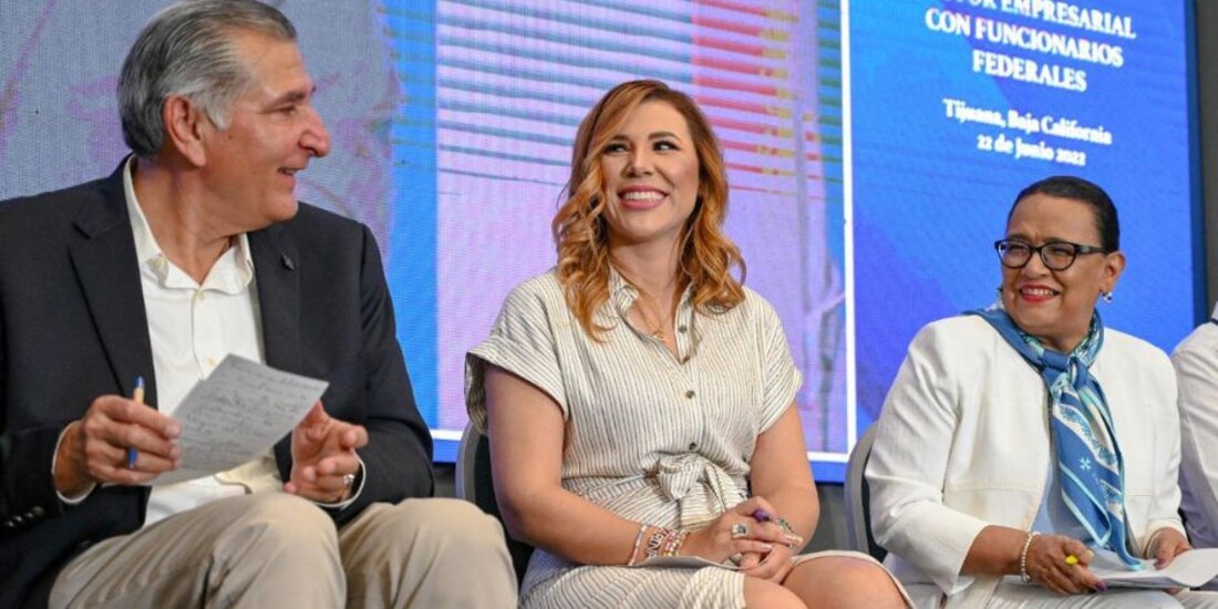Adán Augusto, Marina del Pilar y Rosa Icela Rodríguez con el sector empresarial en Baja California.