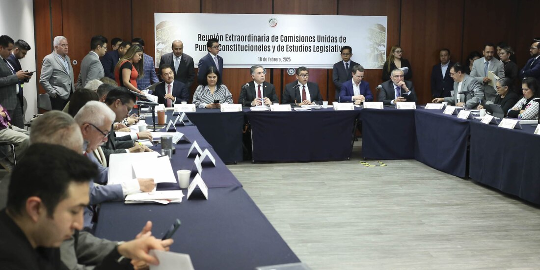 Reunión de las comisiones unidas de Puntos Constitucionales y Estudios Legislativos