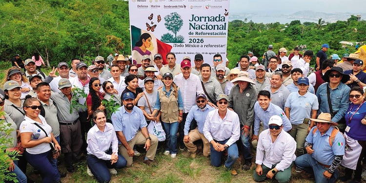 DURANGO (izq.) y Guerrero se sumaron a la jornada ecológica, ayer.