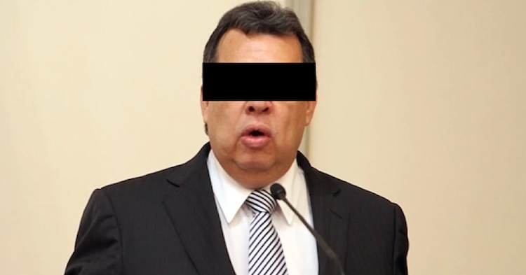 Él es el exgobernador de Guerrero Ángel Aguirre
