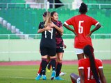 Jugadoras de la Selección Mexicana Femenil celebran uno de sus goles.