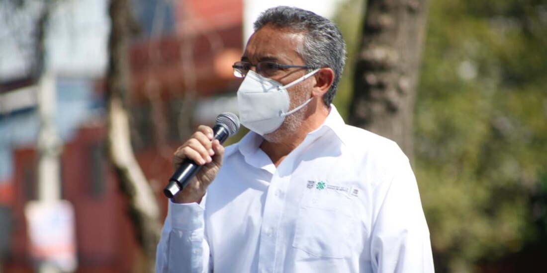 El titular de Sacmex siempre portó cubrebocas en los eventos.