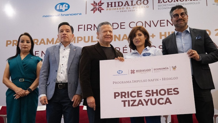 El gobernador Julio Menchaca Salazar encabezó la presentación de las nuevas reglas de operación para el financiamiento de los comercios locales.