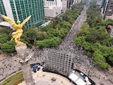 Toma aérea en el Ángel de la Independencia, sobre Paseo de la Reforma.