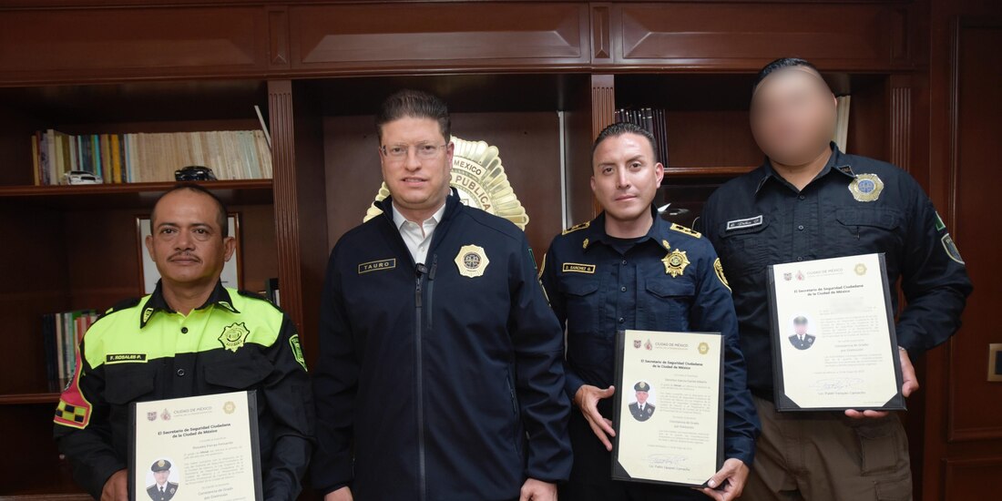 Policías de la CDMX reconocidos.