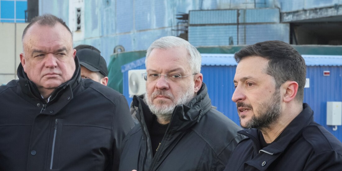 El presidente ucraniano, Volodimir Zelenski, durante una visita a una central nuclear, infraestructura en riesgo por los ataques rusos.