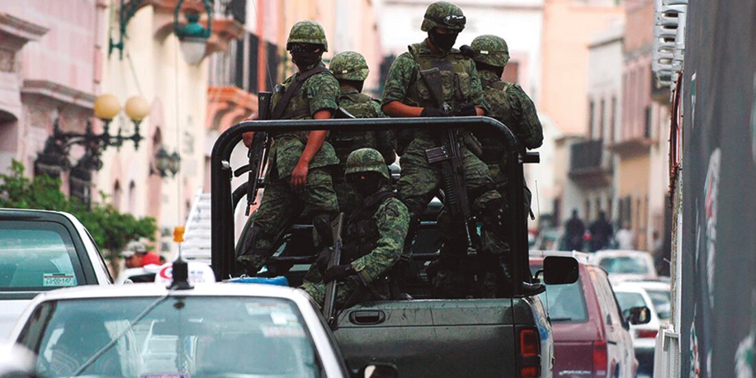 Soldados patrullan la capital zacatecana, en la imagen de archivo.