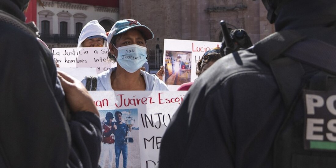 Familiares exigen liberar a dos jóvenes en Zacatecas, a quienes, dicen, acusan injustamente de intento de homicidio.