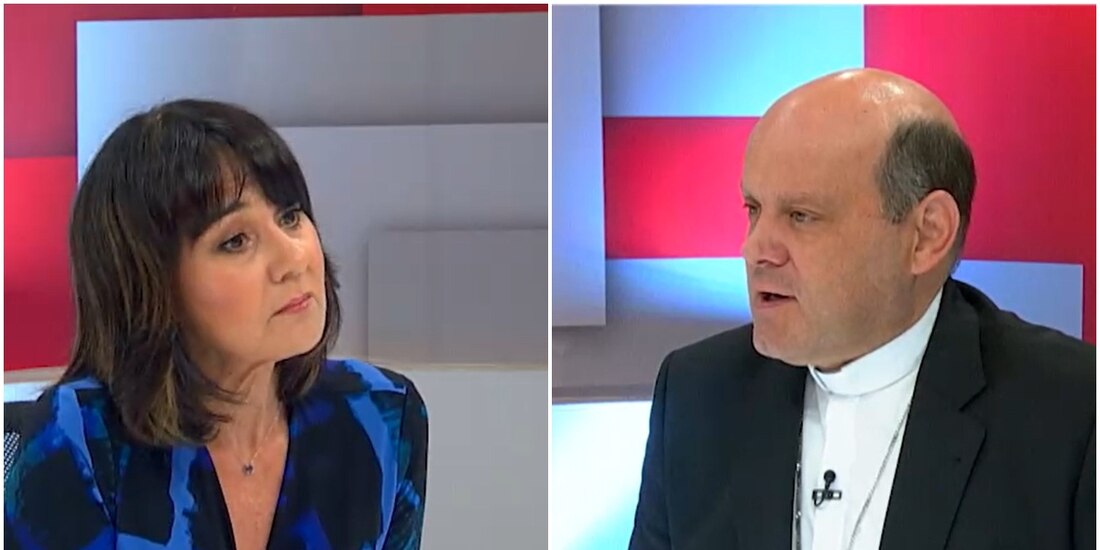 Mónica Garza, en entrevista con el Monseñor Francisco Javier Acero, obispo auxiliar de la Arquidiócesis Primada de México. Foto: Especial