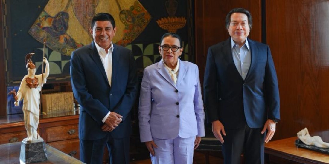 Mario Delgado, Rosa Icela Rodríguez y Salomón Jara revisan avances en la atención al magisterio de Oaxaca.