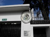 Políticos reprueban irrupción en Embajada de México en Ecuador.