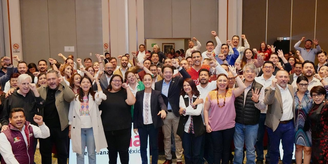 Militantes del partido Movimiento de Regeneración Nacional.